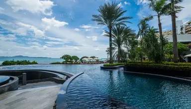 Royal Cliff Grand