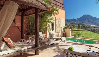 Royal Garden Villas