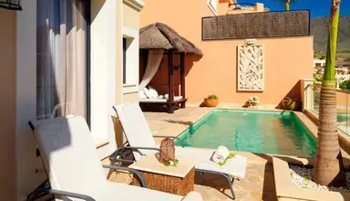 Royal Garden Villas