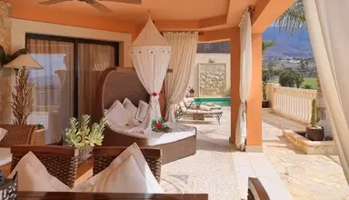 Royal Garden Villas