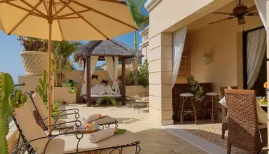 Royal Garden Villas