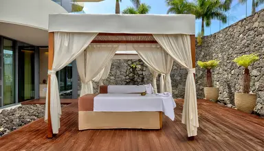 Royal Hideaway Corales Suites