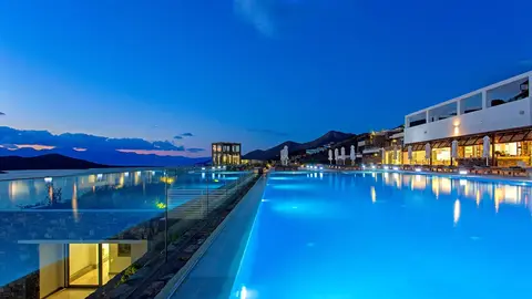 Hotel Royal Marmin Bay Boutique & Art