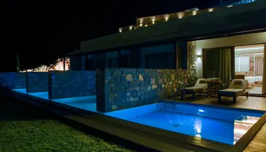 Royal Marmin Bay Boutique & Art