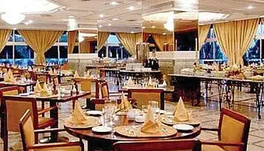Royal Mirage