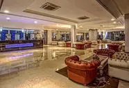 Royal Mirage