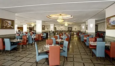 Royal Mirage