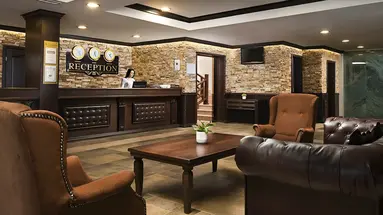 Royal Park Apartments