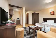 Royal Park Apartments