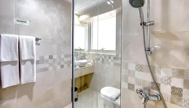 Royal Regency Suites