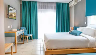 Royal & Suites (Polichrono)