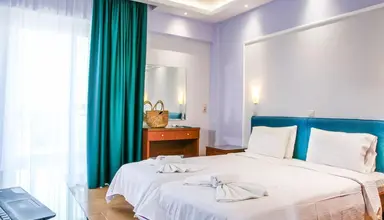 Royal & Suites (Polichrono)