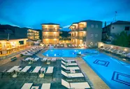 Royal & Suites (Polichrono)