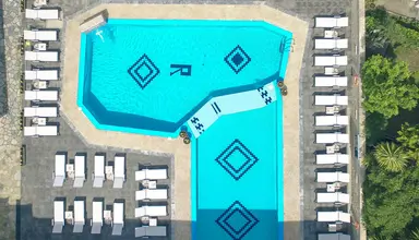 Royal & Suites (Polichrono)