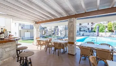 Royal & Suites (Polichrono)