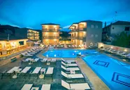 Royal & Suites (Polichrono)