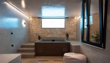 Royal & Suites (Polichrono)