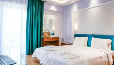 Royal & Suites (Polichrono)