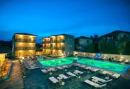 Royal & Suites (Polichrono)