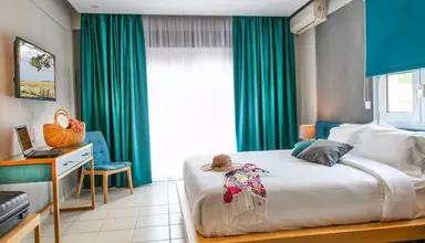 Royal & Suites (Polichrono)