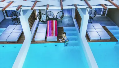 Royal & Suites (Polichrono)