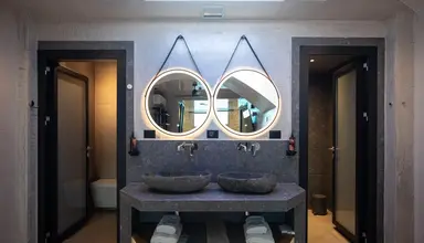 Royal & Suites (Polichrono)