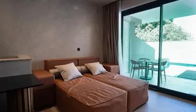 Royal & Suites (Polichrono)