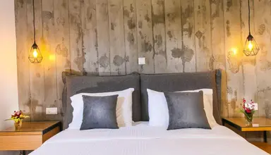 Royal & Suites (Polichrono)