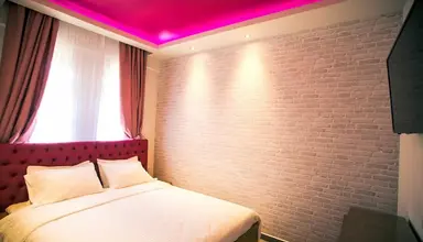 Royal & Suites (Polichrono)