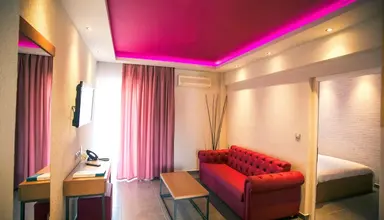 Royal & Suites (Polichrono)