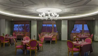 Royal Taj Mahal