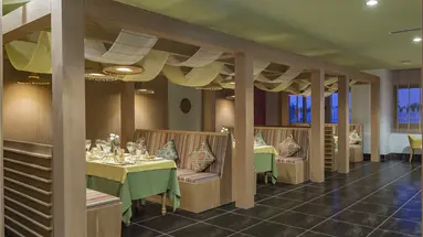Royal Taj Mahal