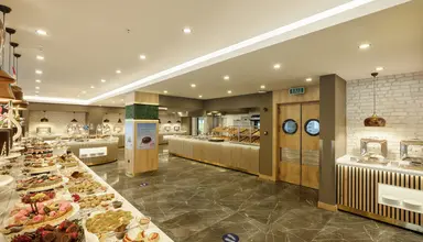 Sailors Beach Club