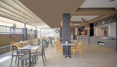 Sailors Beach Club