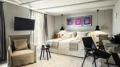 San Canzian Hotel & Residences