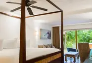 Sandos Playacar Beach Resort & Spa