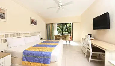 Sandos Playacar Beach Resort & Spa
