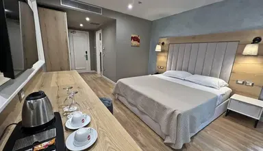 Sandy Beach Resort (Golem)