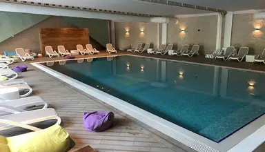 Sandy Beach Resort (Golem)