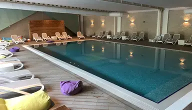 Sandy Beach Resort (Golem)