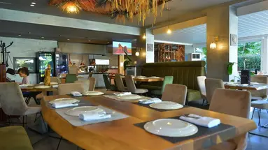 Sandy Beach Resort (Golem)