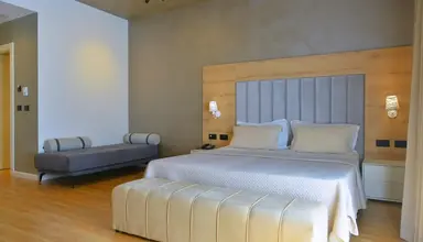 Sandy Beach Resort (Golem)