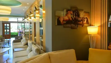Sandy Beach Resort (Golem)