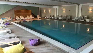 Sandy Beach Resort (Golem)