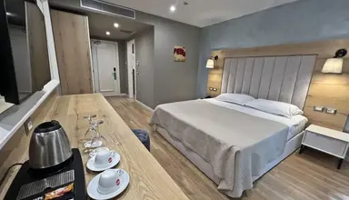 Sandy Beach Resort (Golem)