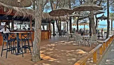 Sandy Beach Resort (Golem)