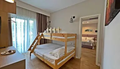 Sandy Beach Resort (Golem)