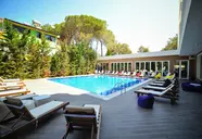 Sandy Beach Resort (Golem)