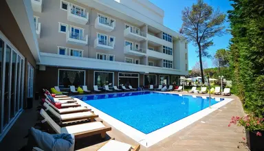 Sandy Beach Resort (Golem)