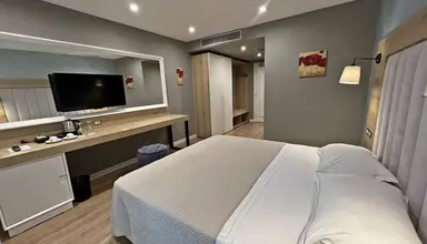Sandy Beach Resort (Golem)